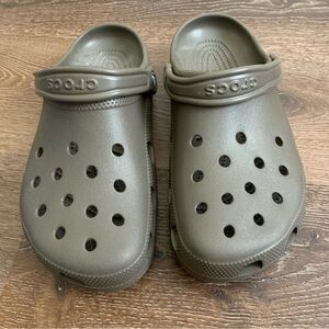 CROCS - Chocolate Brown Mens 9 Womens 11